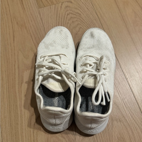 Women’s Allbirds Tree Runners - Picture 5 of 6